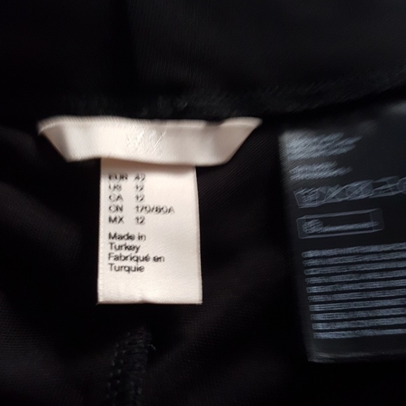 H&M Ruffle Pants - Picture 3 of 3